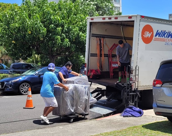Honolulu moving services are provided by Wikiwiki Express. We take care of packing, moving and shipping your belongings on Oahu, to other Hawaiian Islands and to the mainland.