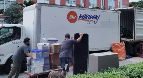 Oahu commercial moving services. Honolulu moving company for all your commercial moving needs, such as packing, storage and transportation by truck or ship.