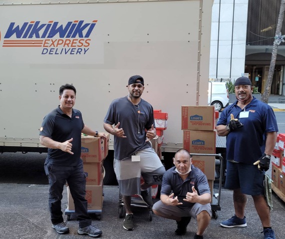 Honolulu movers pose for a company picture. Oahu self-storage in Honolulu, HI.